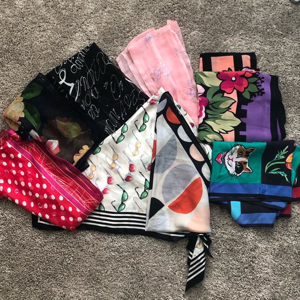 EIGHT Vintage Artistic Neck Scarves - Picture 6 of 6